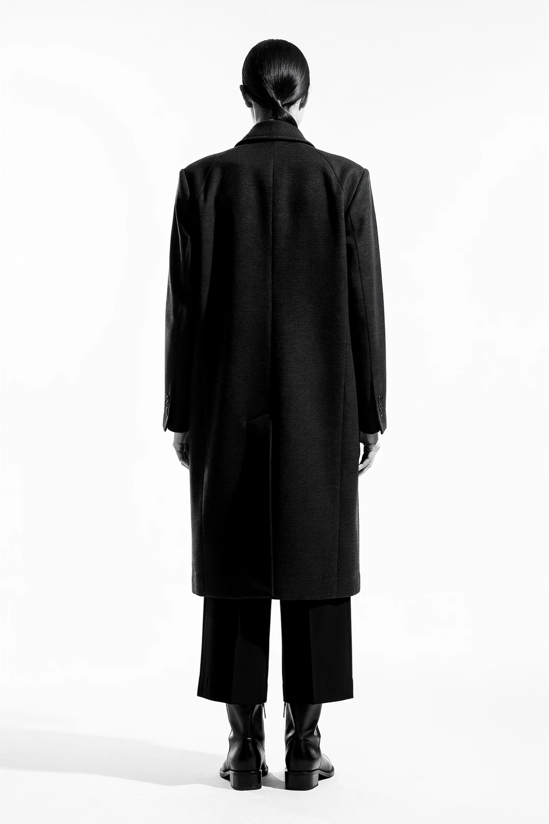 LOOK 01 — Oversized Coat (가상)
